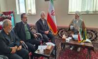 حضور دکتر بهروز کارخانه ای رئیس دانشگاه علوم پزشکی همدان به همراه دکتر عرفانی سرپرست معاونت توسعه مدیریت و منابع دانشگاه،دکتر ریحانی مدیر شبکه در شهر صالح آباد