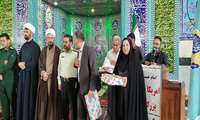 تقدیر از خانم دکتر ریحانی مدیر شبکه بهداشت و درمان شهرستان بهار در نماز جمعه شهرستان بهار