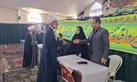 برپایی میز خدمت حوزه سلامت شهرستان بهار در مصلی نماز جمعه شهر بهار